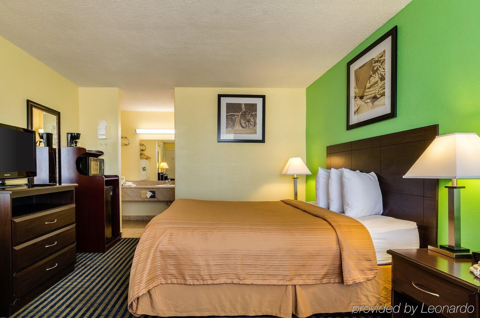 Quality Inn Liberal Exterior photo